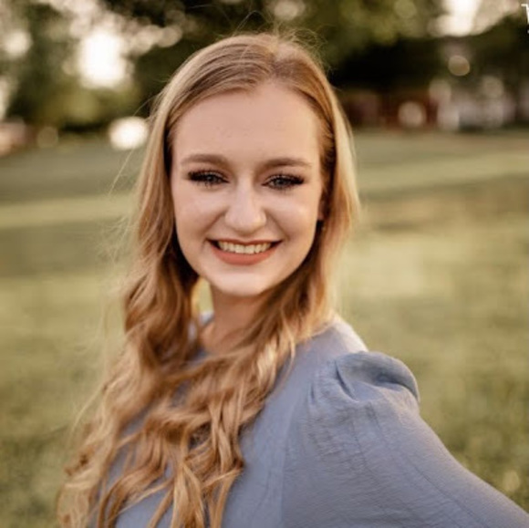 Meet your Posher, Kelsey - Picture 1 of 1